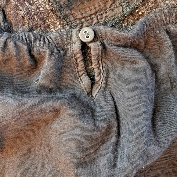 American Eagle Outfitters Women's Elegant Gray Lace Trim Cami Top Size S - Picture 5 of 8